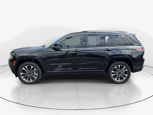 Used 2023 Jeep Grand Cherokee Overland w/ Luxury Tech Group IV AWD/4WD image 6