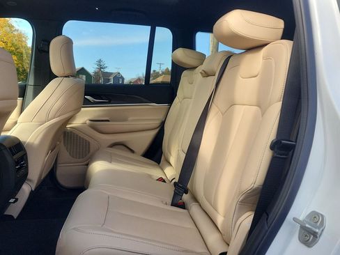 New 2025 Jeep Grand Cherokee Limited image 14