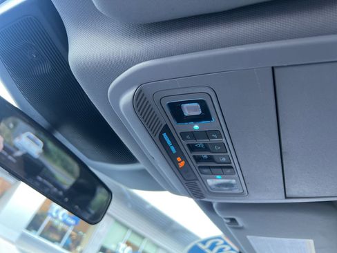 Used 2022 Ford Explorer XLT w/ Equipment Group 202A image 40