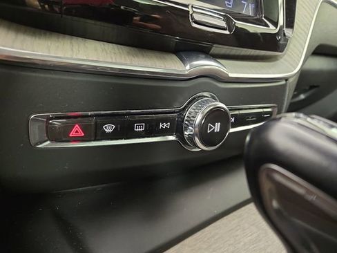 Used 2019 Volvo XC60 T5 Inscription w/ Protection Package AWD/4WD image 25