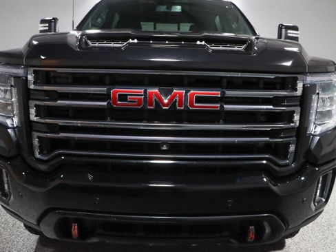 Used 2021 GMC Sierra 2500 AT4 w/ AT4 Preferred Package image 5