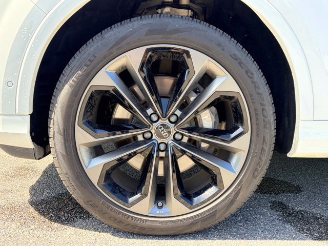 Used 2025 Audi Q7 3.0T Premium Plus w/ Premium Plus Package AWD/4WD image 5