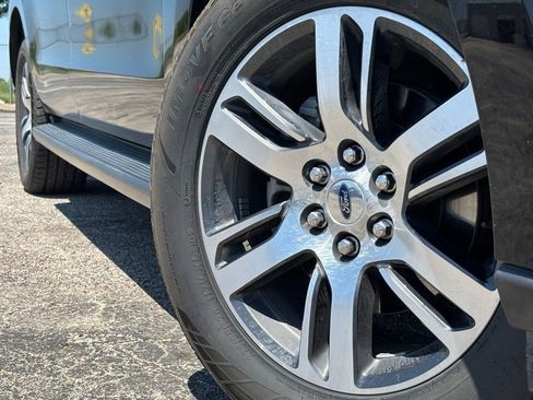 Used 2024 Ford Expedition Max Limited AWD/4WD image 2