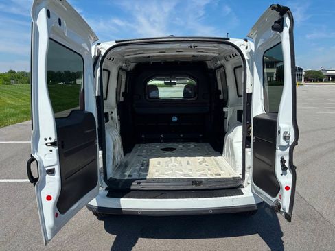 Used 2018 RAM ProMaster City Tradesman SLT FWD image 11