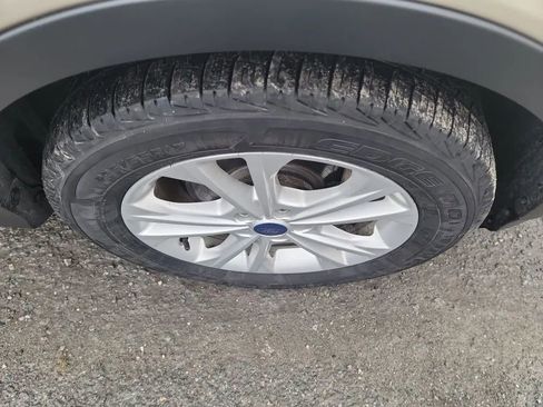 Used 2018 Ford Escape SE w/ Ford Safe & Smart Package image 29