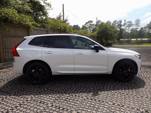 New 2026 Volvo XC60 B5 Ultra w/ Climate Package image 4