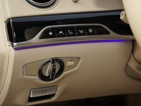 Used 2018 Mercedes-Benz Maybach S 560 4MATIC image 25
