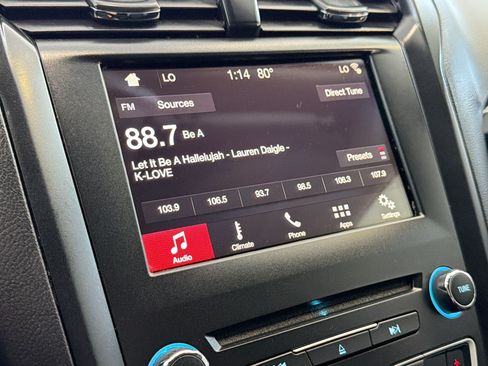 Used 2018 Ford Fusion SE w/ Equipment Group 201A FWD image 22