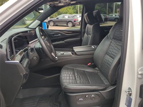 Used 2022 Cadillac Escalade Premium Luxury Platinum image 20