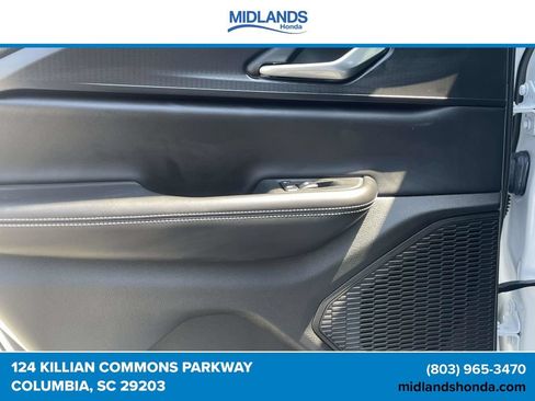 Used 2024 Jeep Grand Cherokee Laredo RWD image 12
