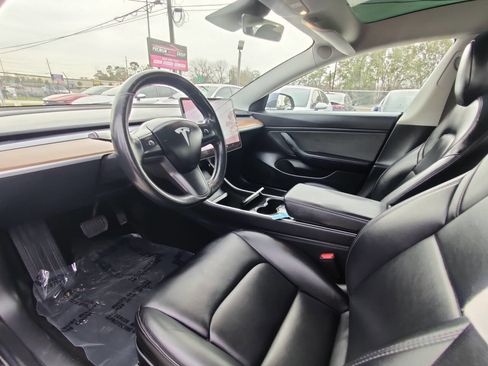 Used 2018 Tesla Model 3 Mid Range image 6