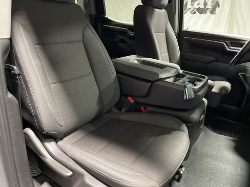 Used 2025 GMC Sierra 1500 SLE image 11