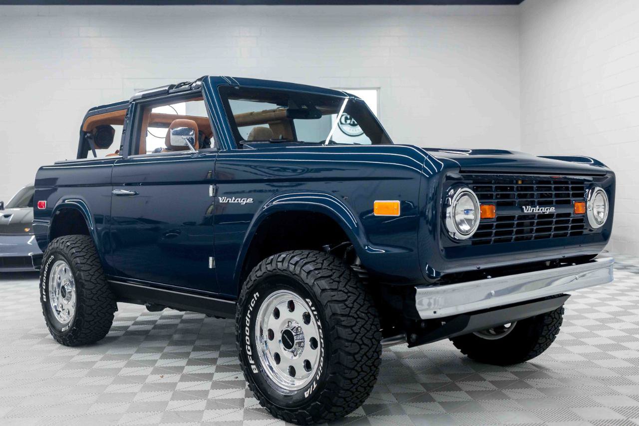 Used 2024 Ford Bronco Black Diamond AWD/4WD image 5
