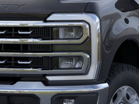 New 2026 Ford F250 XLT w/ XLT Premium Package AWD/4WD image 18