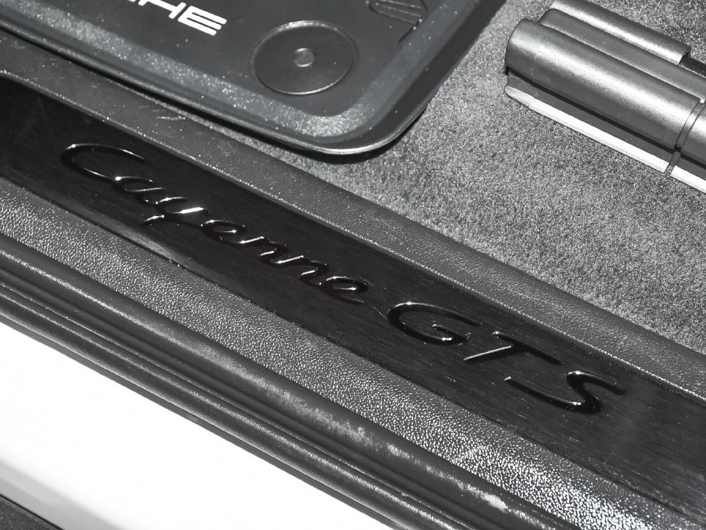 Used 2023 Porsche Cayenne GTS w/ Premium Package Plus AWD/4WD image 13