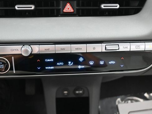 Used 2024 Hyundai Ioniq 5 Limited image 18