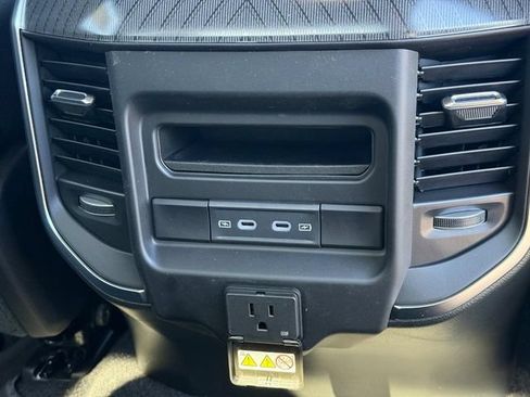 New 2026 RAM 1500 Big Horn AWD/4WD image 17