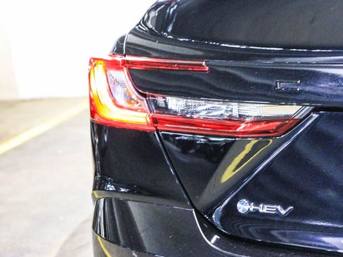 Used 2026 Toyota Camry SE FWD image 13