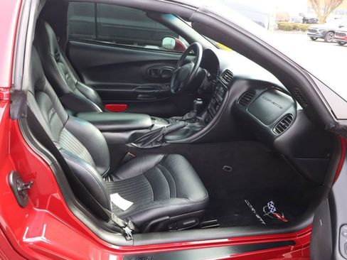 Used 2002 Chevrolet Corvette Coupe w/ Preferred Equipment Group2 image 32