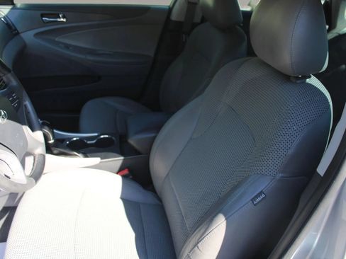 Used 2012 Hyundai Sonata SE FWD image 16