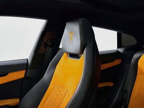 Used 2022 Lamborghini Urus AWD/4WD image 7