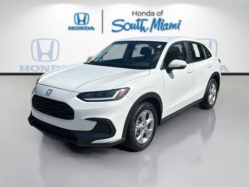 Certified 2025 Honda HR-V LX image 3