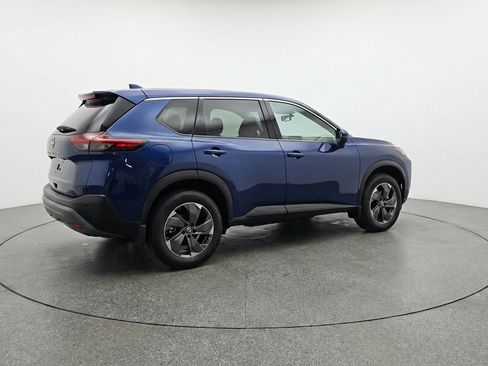 Used 2025 Nissan Rogue SV AWD/4WD image 9