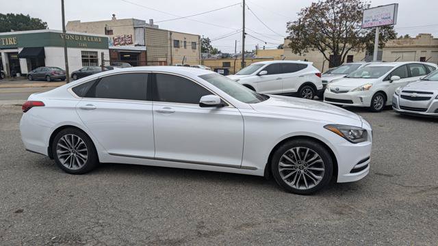 Used 2015 Hyundai Genesis 3.8 RWD image 4