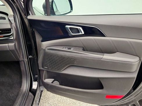 Used 2025 Kia Carnival SX Prestige FWD image 28