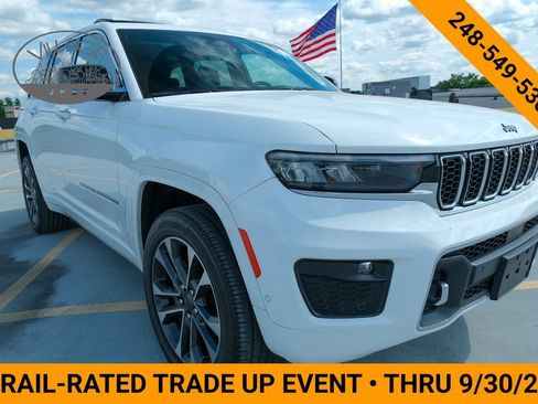 Used 2023 Jeep Grand Cherokee Overland AWD/4WD image 5