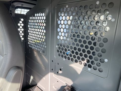 Used 2014 Chevrolet Express 2500 image 22