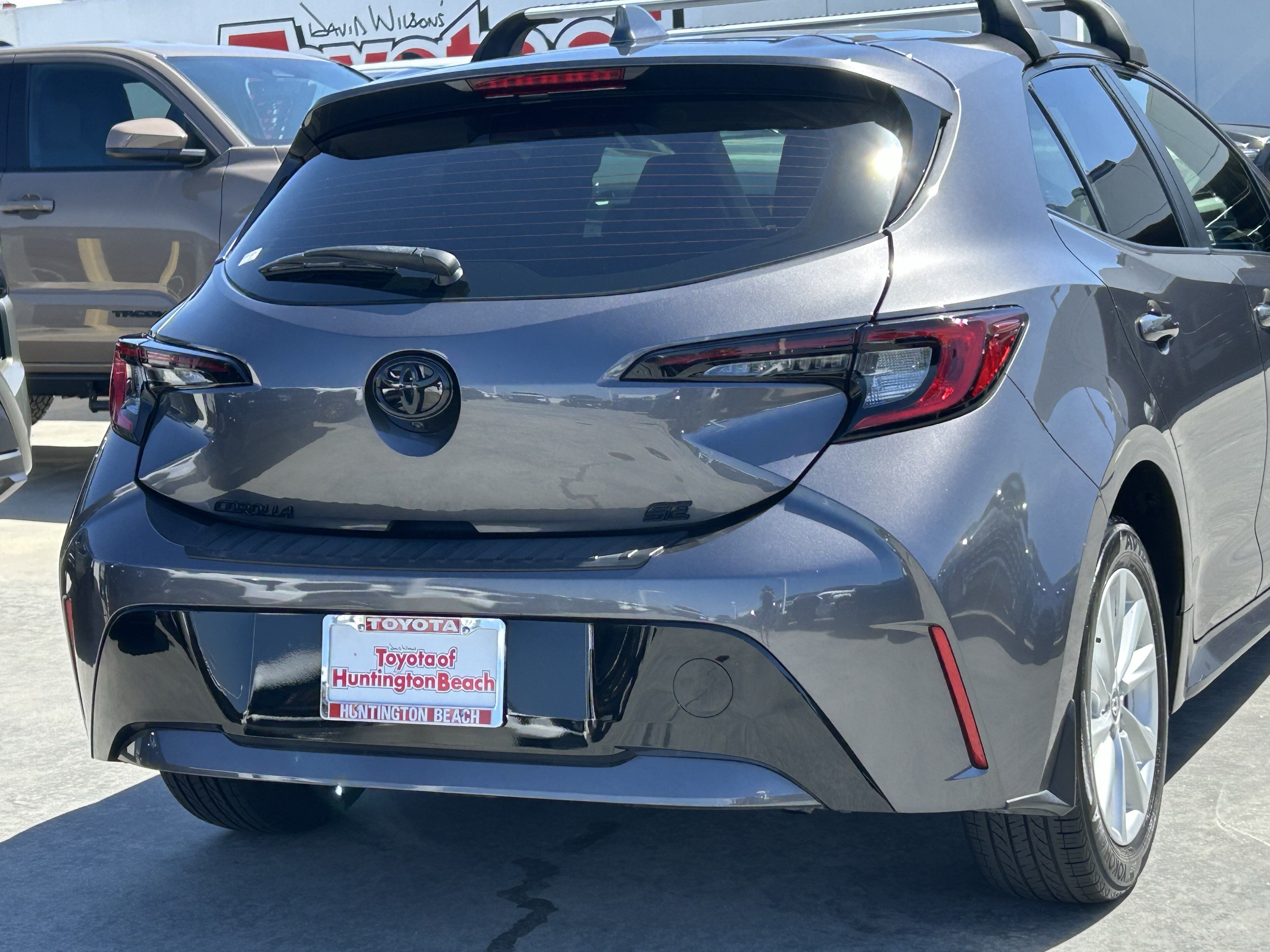 Certified 2025 Toyota Corolla SE w/ SE Package FWD image 4