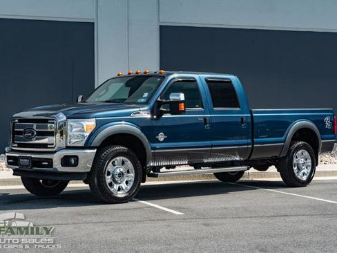 Used 2016 Ford F350 Lariat w/ Chrome Package image 2
