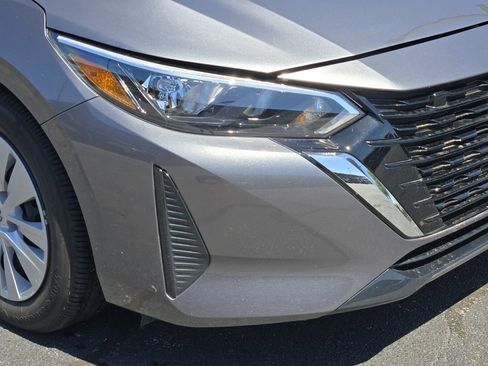 Used 2025 Nissan Sentra S FWD image 9