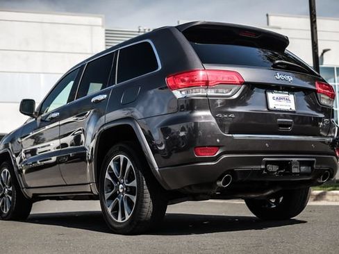 Used 2017 Jeep Grand Cherokee Overland AWD/4WD image 21