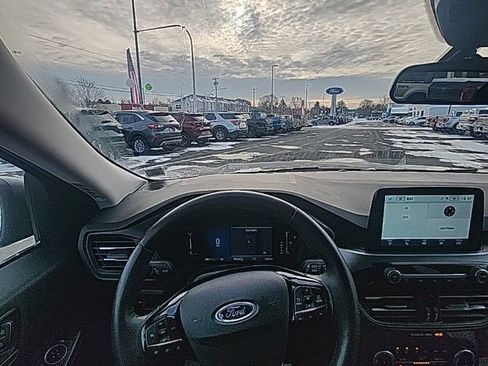 Used 2024 Ford Escape Active image 2