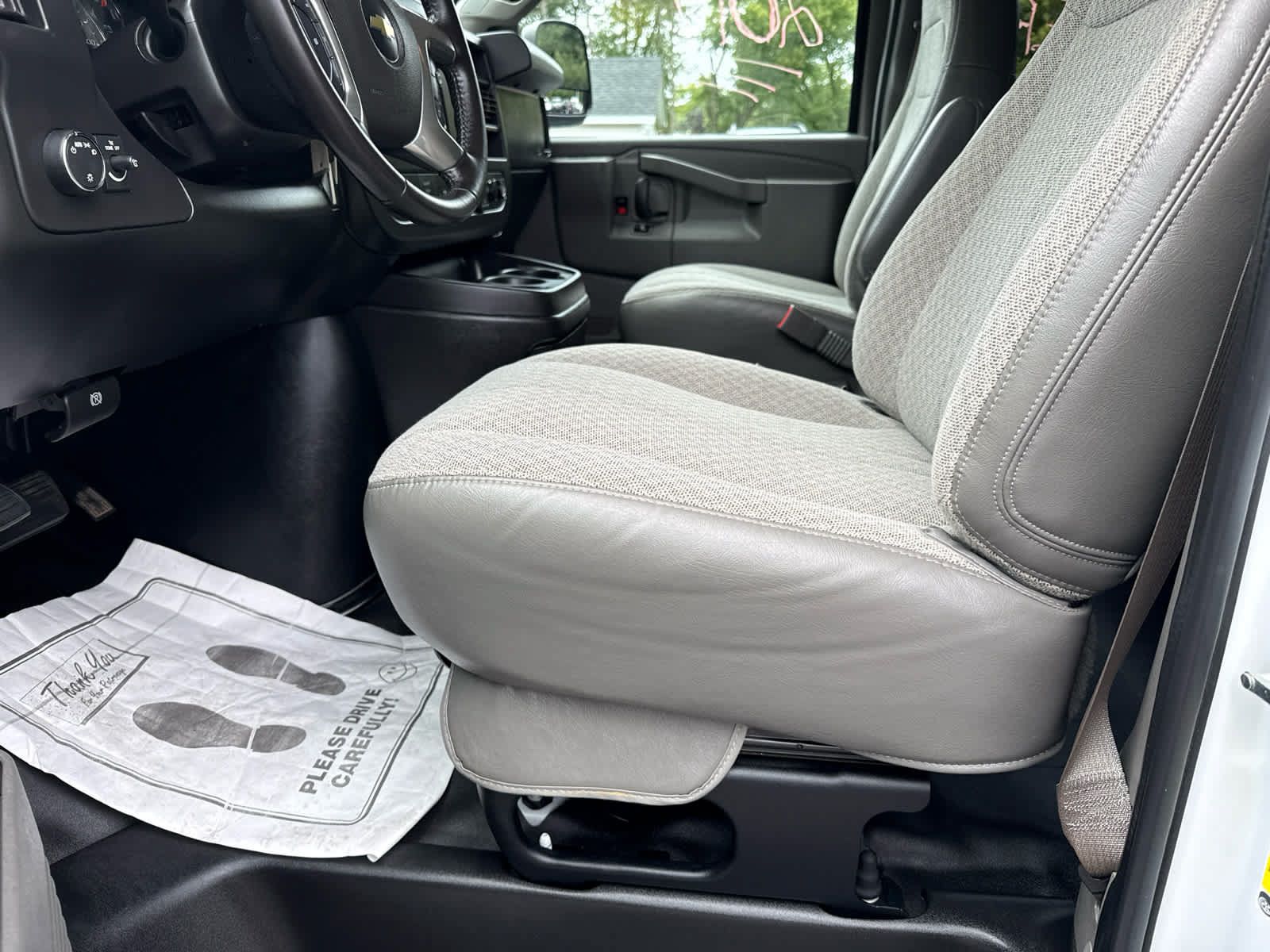Used 2019 Chevrolet Express 3500 LS RWD image 11