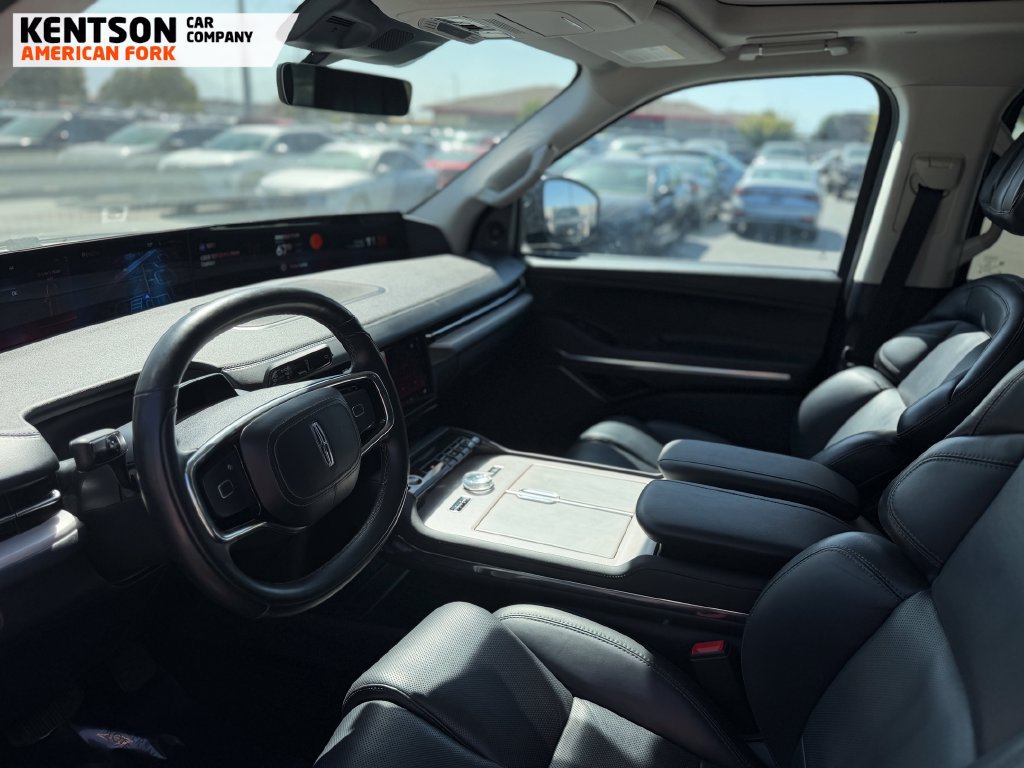 Used 2025 Lincoln Navigator Reserve AWD/4WD image 30