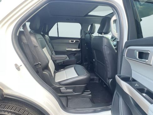 Used 2023 Ford Explorer XLT w/ Equipment Group 202A AWD/4WD image 26