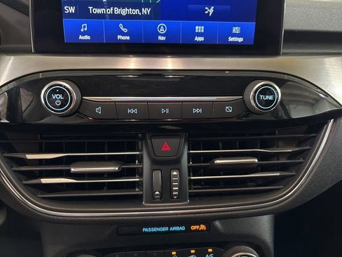 Used 2022 Ford Escape Titanium AWD/4WD image 18