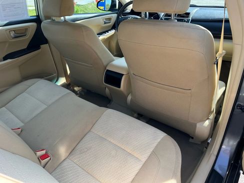 Used 2017 Toyota Camry LE image 19