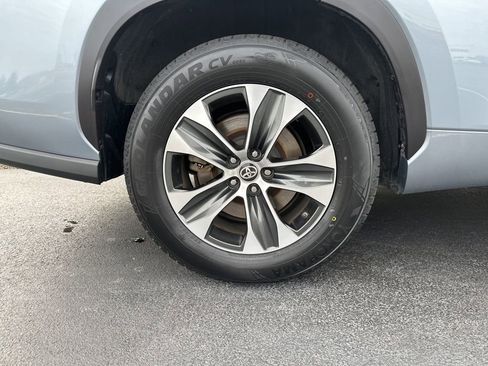 Certified 2020 Toyota Highlander XLE image 39