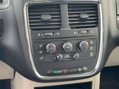 Used 2016 Dodge Grand Caravan SE w/ Quick Order Package 29E SE image 15