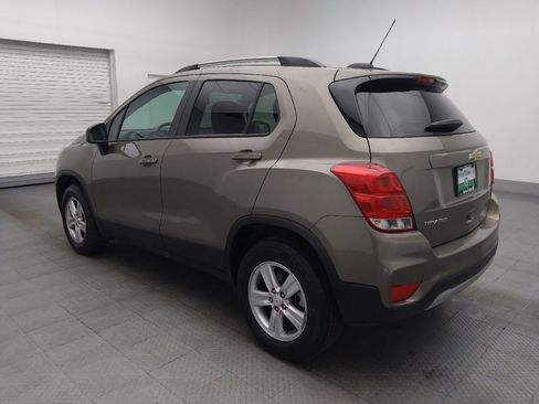 Used 2022 Chevrolet Trax LT w/ LT Convenience Package image 5