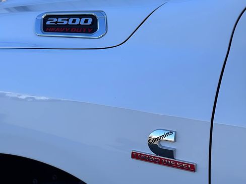 Used 2024 RAM 2500 Laramie AWD/4WD image 36
