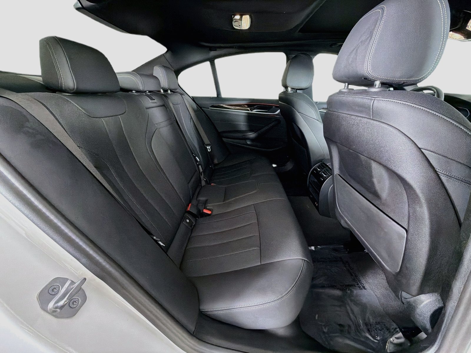 Used 2023 BMW 530i w/ Convenience Package RWD image 28