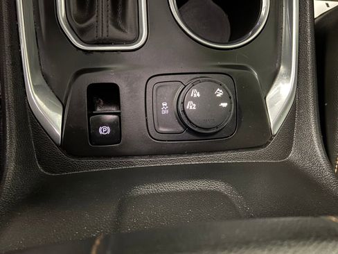 Used 2019 Chevrolet Traverse LT w/ LT Premium Package image 21