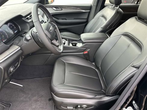 New 2025 Jeep Grand Cherokee Limited w/ Black Appearance Package image 13