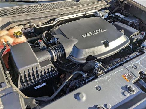 Used 2017 GMC Canyon SLT w/ Driver Alert Package image 24