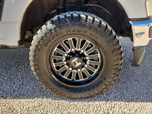 Used 2024 Ford F250 XLT w/ FX4 Off-Road Package AWD/4WD image 7